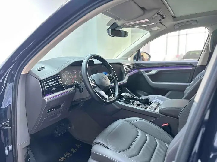 2021 Volkswagen Touareg 3.0T 340HP V6 8AT,autocango,china used car exporter,china ev exporter,chinese used car exporter,chinese used ev exporter