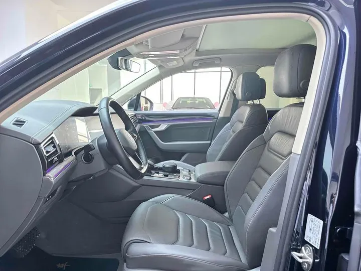 2021 Volkswagen Touareg 3.0T 340HP V6 8AT,autocango,china used car exporter,china ev exporter,chinese used car exporter,chinese used ev exporter