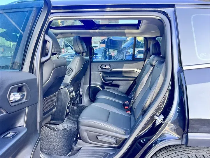 2018 Jeep Commander 2.0T 234HP L4 9AT,autocango,china used car exporter,china ev exporter,chinese used car exporter,chinese used ev exporter