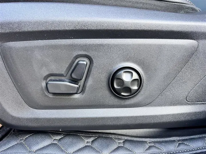 2018 Jeep Commander 2.0T 234HP L4 9AT,autocango,china used car exporter,china ev exporter,chinese used car exporter,chinese used ev exporter