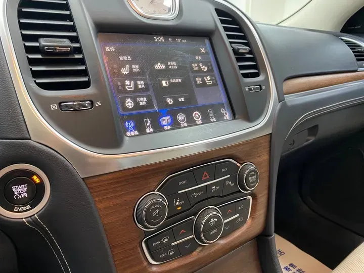 2016 Chrysler 300C 3.0L 234HP V6 8AT,autocango,china used car exporter,china ev exporter,chinese used car exporter,chinese used ev exporter