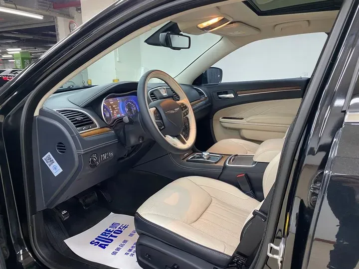 2016 Chrysler 300C 3.0L 234HP V6 8AT,autocango,china used car exporter,china ev exporter,chinese used car exporter,chinese used ev exporter