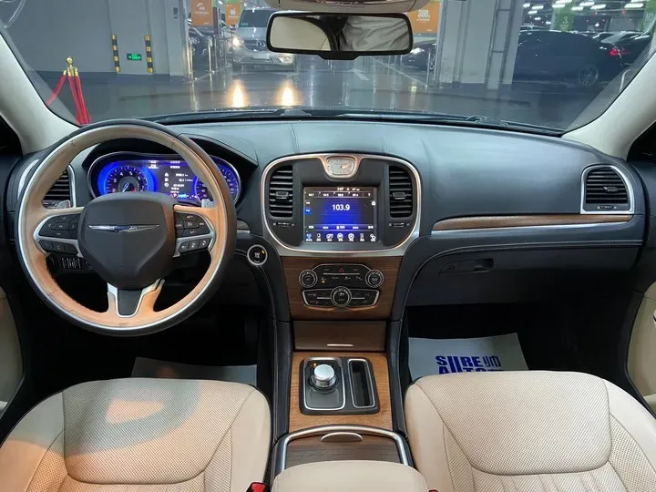 2016 Chrysler 300C 3.0L 234HP V6 8AT,autocango,china used car exporter,china ev exporter,chinese used car exporter,chinese used ev exporter