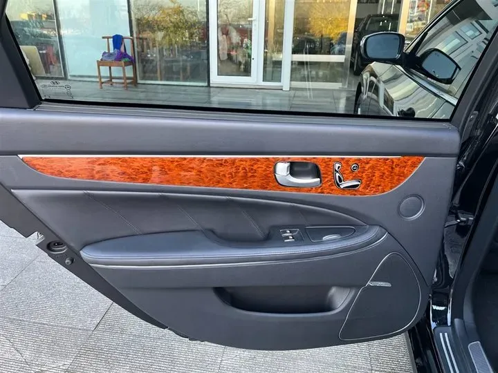 2012 Hyundai Equus 5.0L 430HP V8 8AT,autocango,china used car exporter,china ev exporter,chinese used car exporter,chinese used ev exporter