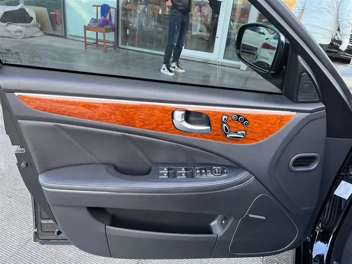 2012 Hyundai Equus 5.0L 430HP V8 8AT,autocango,china used car exporter,china ev exporter,chinese used car exporter,chinese used ev exporter