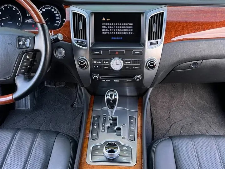 2012 Hyundai Equus 5.0L 430HP V8 8AT,autocango,china used car exporter,china ev exporter,chinese used car exporter,chinese used ev exporter