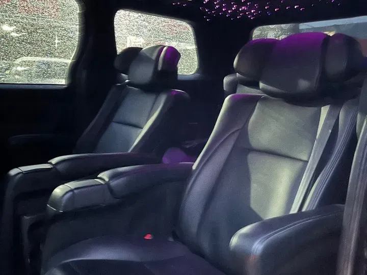 2011 Toyota Alphard 2.4L 167HP L4 4AT,autocango,china used car exporter,china ev exporter,chinese used car exporter,chinese used ev exporter