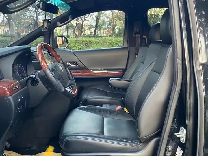 2011 Toyota Alphard 2.4L 167HP L4 4AT,autocango,china used car exporter,china ev exporter,chinese used car exporter,chinese used ev exporter
