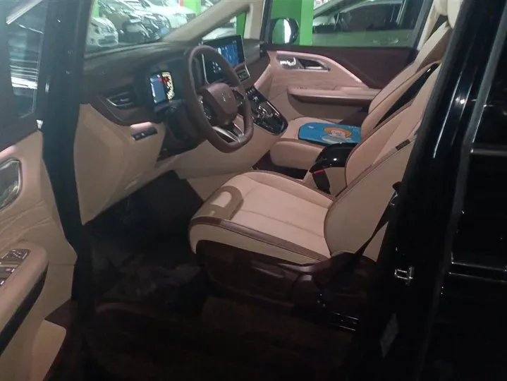 2023 Bestune M9 2.0T 252HP L4 8AT,autocango,china used car exporter,china ev exporter,chinese used car exporter,chinese used ev exporter