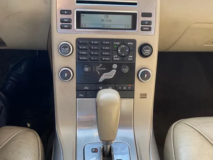 2009 Volvo S80L 2.5T 200HP L5 6AT,autocango,china used car exporter,china ev exporter,chinese used car exporter,chinese used ev exporter