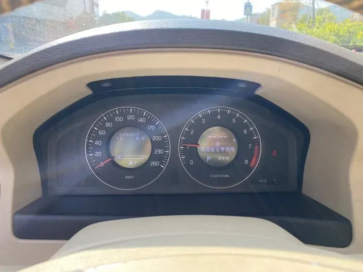 2009 Volvo S80L 2.5T 200HP L5 6AT,autocango,china used car exporter,china ev exporter,chinese used car exporter,chinese used ev exporter