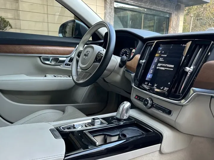 2019 Volvo S90 2.0T 320HP L4 8AT PHEV 10.1KWH,autocango,china used car exporter,china ev exporter,chinese used car exporter,chinese used ev exporter