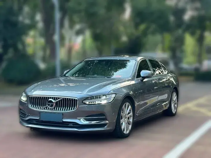 2019 Volvo S90 2.0T 320HP L4 8AT PHEV 10.1KWH