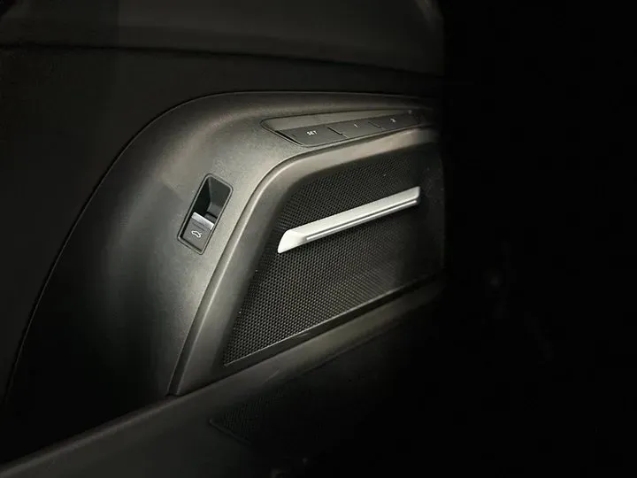 2023 Audi Q6 2.0T 265HP L4 7DCT,autocango,china used car exporter,china ev exporter,chinese used car exporter,chinese used ev exporter