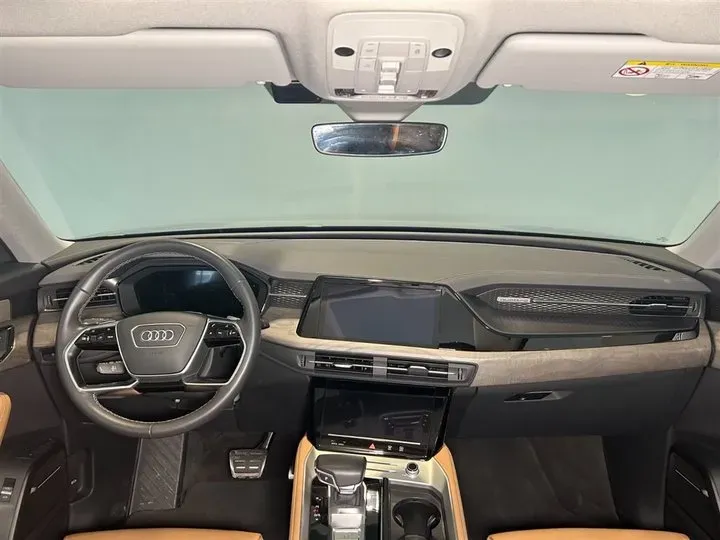 2023 Audi Q6 2.0T 265HP L4 7DCT,autocango,china used car exporter,china ev exporter,chinese used car exporter,chinese used ev exporter