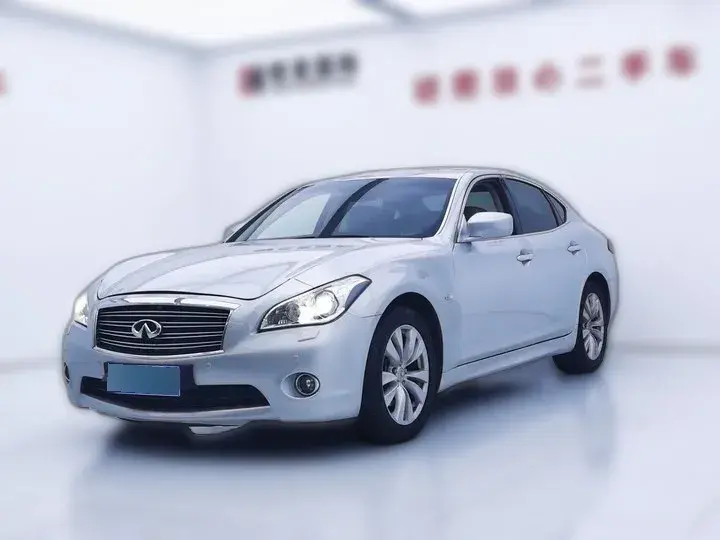 2011 Infiniti M Series 2.5L 235HP V6 7AT