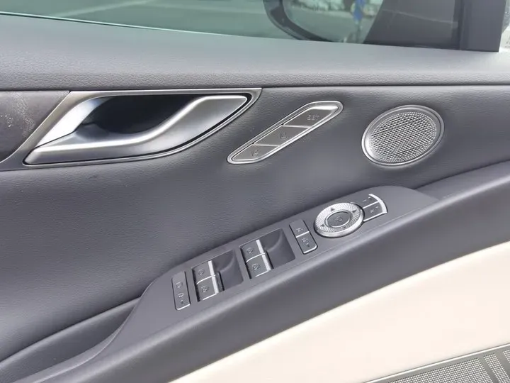 2023 Genesis G80 2.5T 304HP L4 8AT,autocango,china used car exporter,china ev exporter,chinese used car exporter,chinese used ev exporter