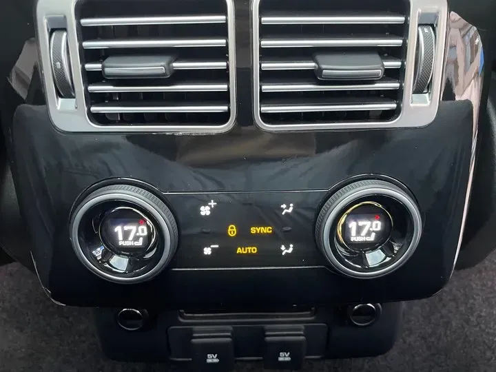 2020 Mansory Range Rover 3.0T 400HP L6 8AT,autocango,china used car exporter,china ev exporter,chinese used car exporter,chinese used ev exporter