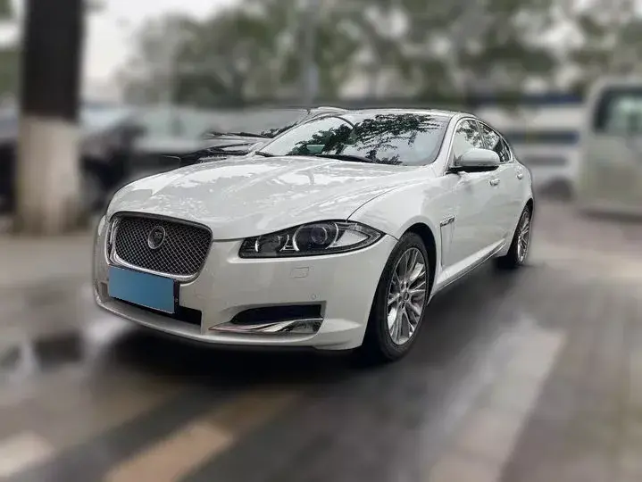 2013 Jaguar XF 2.0T 240HP L4 8AT