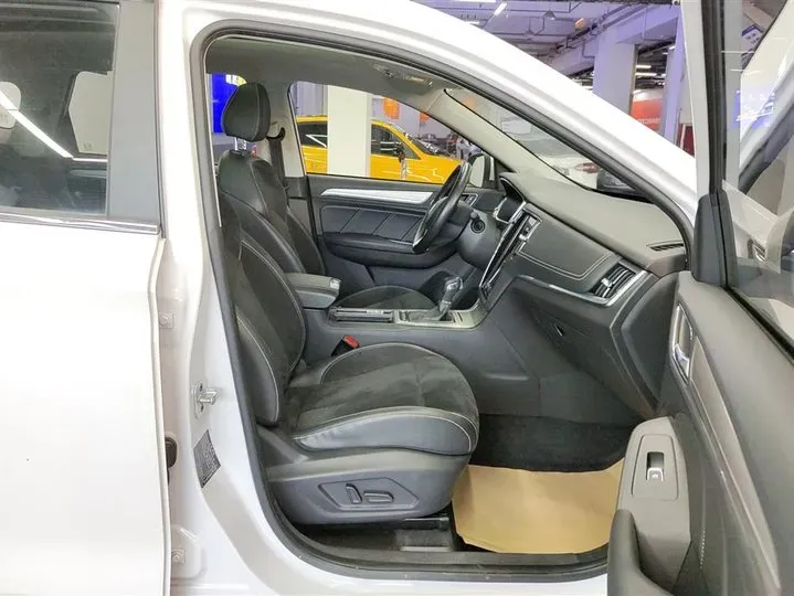 2017 Roewe RX5 1.5T 169HP L4 2AT PHEV 12KWH,autocango,china used car exporter,china ev exporter,chinese used car exporter,chinese used ev exporter