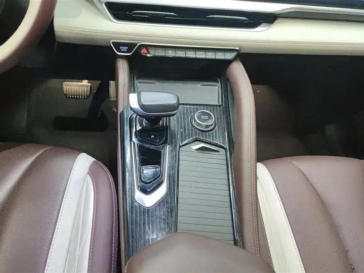 2021 Geely Monjaro 2.0T 218HP L4 7DCT,autocango,china used car exporter,china ev exporter,chinese used car exporter,chinese used ev exporter