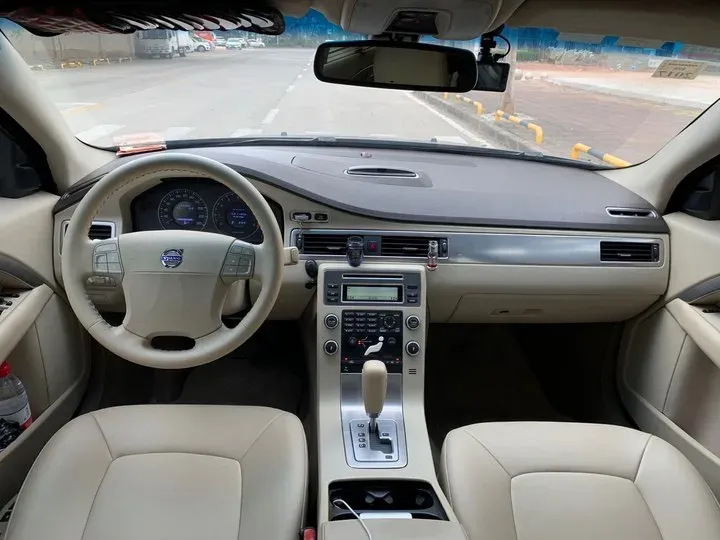 2009 Volvo S80L 2.5T 200HP L5 6AT,autocango,china used car exporter,china ev exporter,chinese used car exporter,chinese used ev exporter