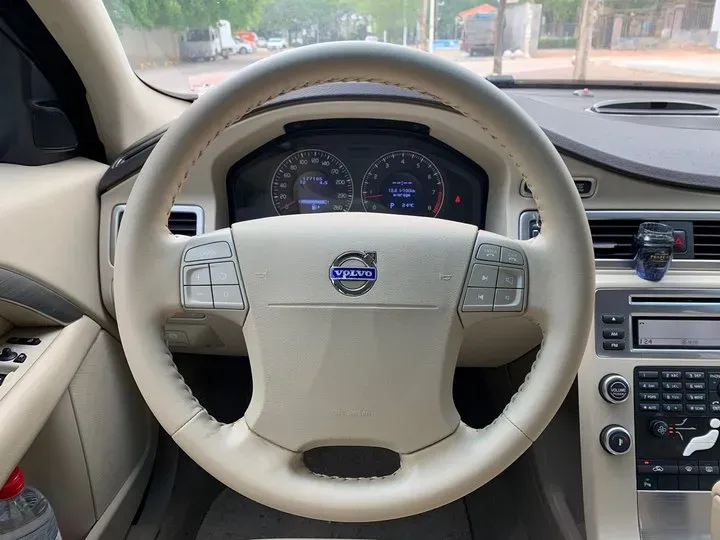 2009 Volvo S80L 2.5T 200HP L5 6AT,autocango,china used car exporter,china ev exporter,chinese used car exporter,chinese used ev exporter