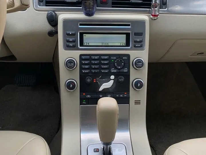 2009 Volvo S80L 2.5T 200HP L5 6AT,autocango,china used car exporter,china ev exporter,chinese used car exporter,chinese used ev exporter