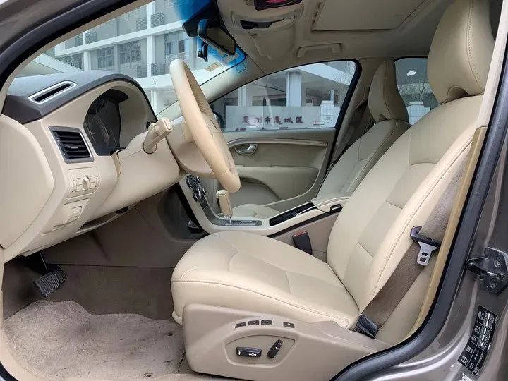 2009 Volvo S80L 2.5T 200HP L5 6AT,autocango,china used car exporter,china ev exporter,chinese used car exporter,chinese used ev exporter