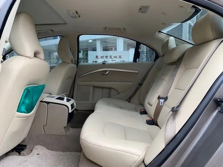 2009 Volvo S80L 2.5T 200HP L5 6AT,autocango,china used car exporter,china ev exporter,chinese used car exporter,chinese used ev exporter