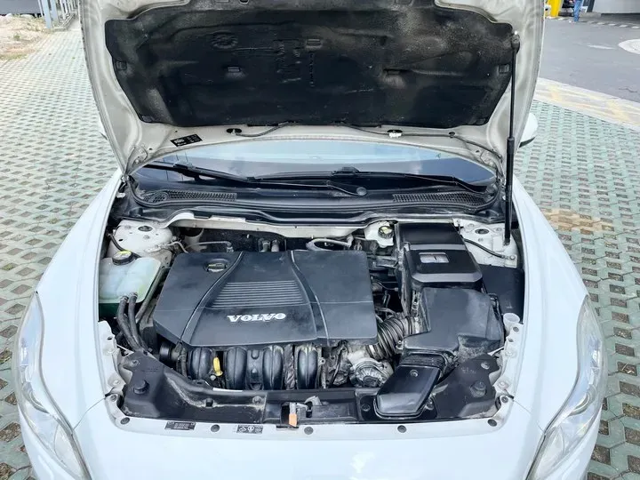 2013 Volvo C30 2.0L 145HP L4 6DCT,autocango,china used car exporter,china ev exporter,chinese used car exporter,chinese used ev exporter