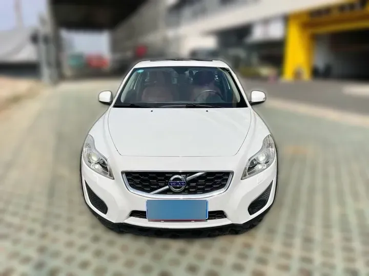 2013 Volvo C30 2.0L 145HP L4 6DCT,autocango,china used car exporter,china ev exporter,chinese used car exporter,chinese used ev exporter