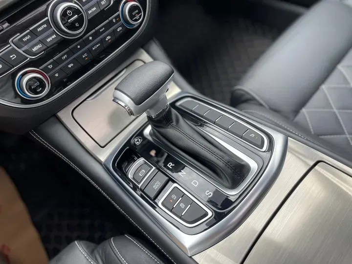 2017 GAC Trumpchi GA8 2.0T 197HP L4 6AT,autocango,china used car exporter,china ev exporter,chinese used car exporter,chinese used ev exporter