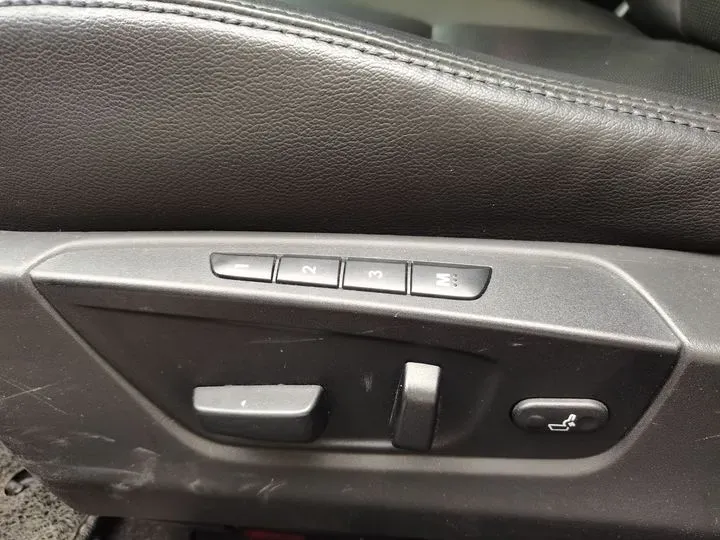 2010 Suzuki Kizashi 2.4L 178HP L4 CVT,autocango,china used car exporter,china ev exporter,chinese used car exporter,chinese used ev exporter