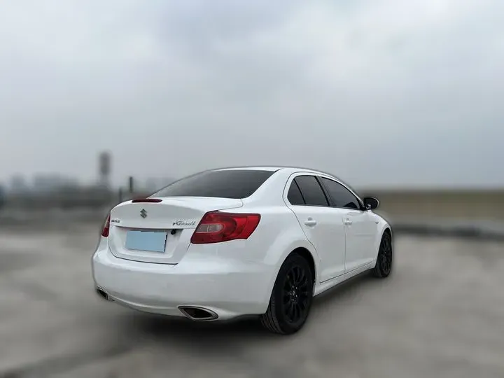 2010 Suzuki Kizashi 2.4L 178HP L4 CVT,autocango,china used car exporter,china ev exporter,chinese used car exporter,chinese used ev exporter