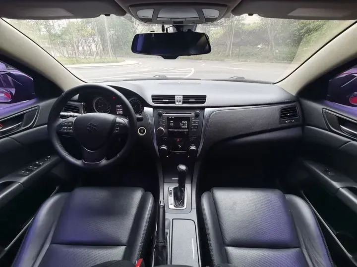 2010 Suzuki Kizashi 2.4L 178HP L4 CVT,autocango,china used car exporter,china ev exporter,chinese used car exporter,chinese used ev exporter