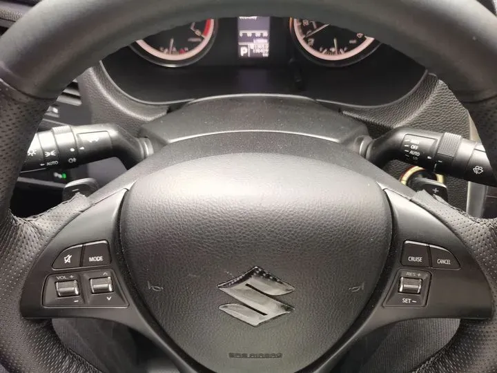 2010 Suzuki Kizashi 2.4L 178HP L4 CVT,autocango,china used car exporter,china ev exporter,chinese used car exporter,chinese used ev exporter