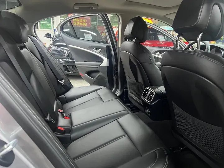 2021 Genesis G70 2.0T 245HP L4 8AT,autocango,china used car exporter,china ev exporter,chinese used car exporter,chinese used ev exporter