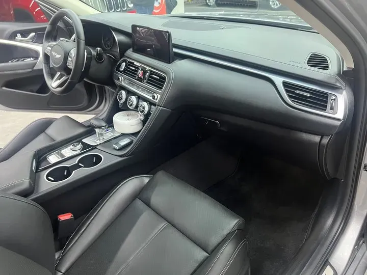 2021 Genesis G70 2.0T 245HP L4 8AT,autocango,china used car exporter,china ev exporter,chinese used car exporter,chinese used ev exporter