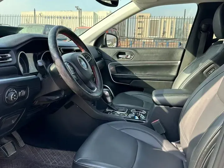 2018 Jeep Commander 2.0T 265HP L4 9AT,autocango,china used car exporter,china ev exporter,chinese used car exporter,chinese used ev exporter