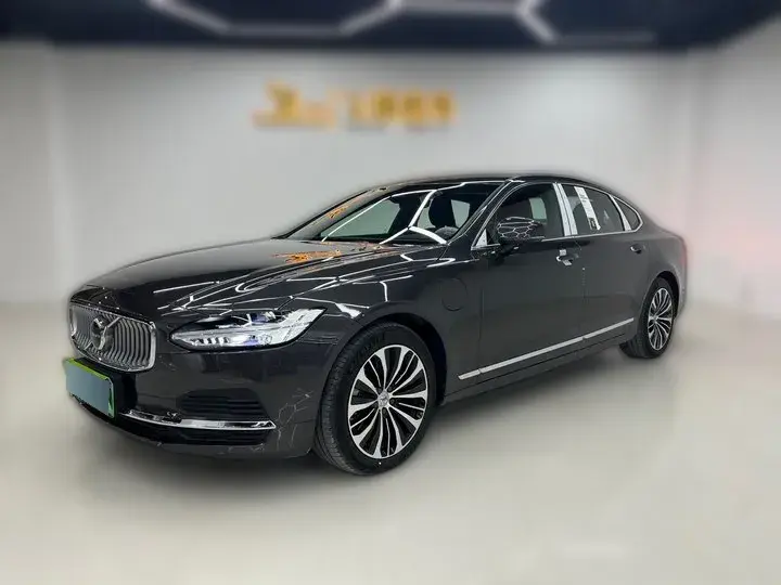 2023 Volvo S90 2.0T 310HP L4 8AT PHEV 18.831KWH