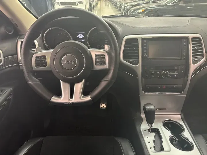 2012 Jeep Grand Cherokee SRT 6.4L 468HP V8 5AT,autocango,china used car exporter,china ev exporter,chinese used car exporter,chinese used ev exporter