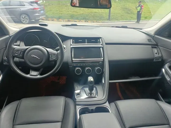2018 Jaguar E-PACE 2.0T 200HP L4 9AT,autocango,china used car exporter,china ev exporter,chinese used car exporter,chinese used ev exporter