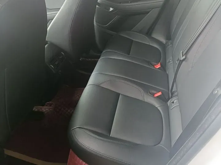 2018 Jaguar E-PACE 2.0T 200HP L4 9AT,autocango,china used car exporter,china ev exporter,chinese used car exporter,chinese used ev exporter
