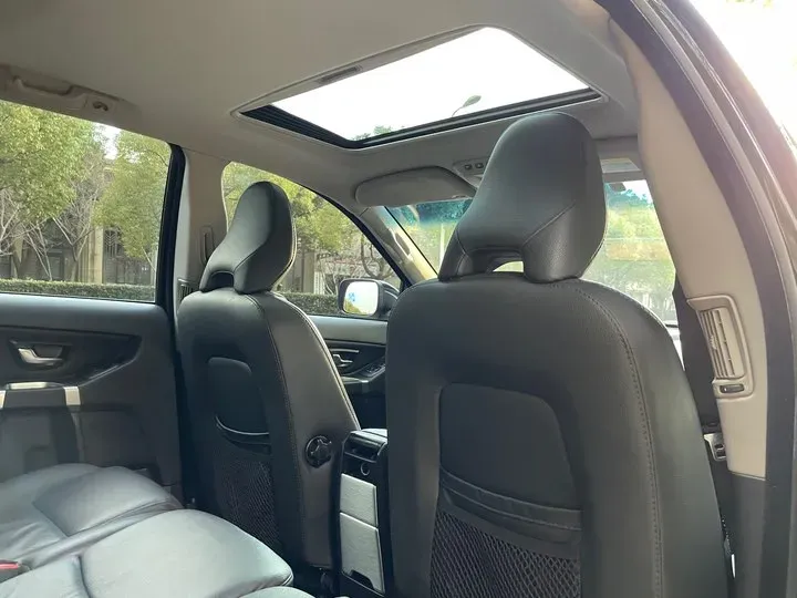 2014 Volvo XC Classic 2.5T 209HP L5 5AT,autocango,china used car exporter,china ev exporter,chinese used car exporter,chinese used ev exporter