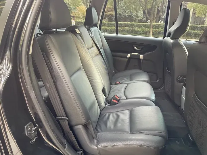 2014 Volvo XC Classic 2.5T 209HP L5 5AT,autocango,china used car exporter,china ev exporter,chinese used car exporter,chinese used ev exporter