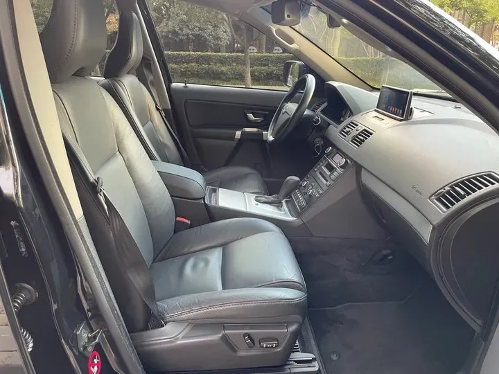 2014 Volvo XC Classic 2.5T 209HP L5 5AT,autocango,china used car exporter,china ev exporter,chinese used car exporter,chinese used ev exporter