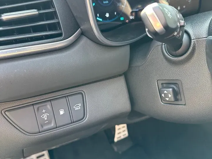 2021 Genesis G70 2.0T 245HP L4 8AT,autocango,china used car exporter,china ev exporter,chinese used car exporter,chinese used ev exporter