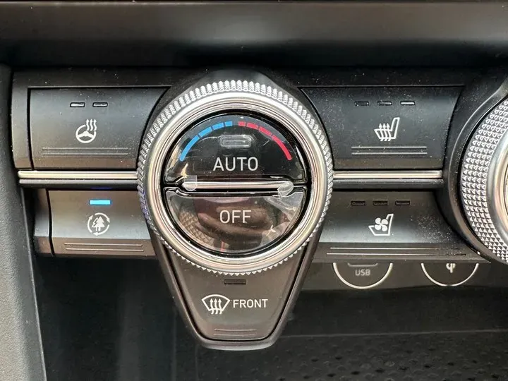 2021 Genesis G70 2.0T 245HP L4 8AT,autocango,china used car exporter,china ev exporter,chinese used car exporter,chinese used ev exporter