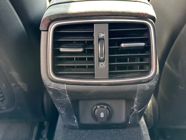 2021 Genesis G70 2.0T 245HP L4 8AT,autocango,china used car exporter,china ev exporter,chinese used car exporter,chinese used ev exporter